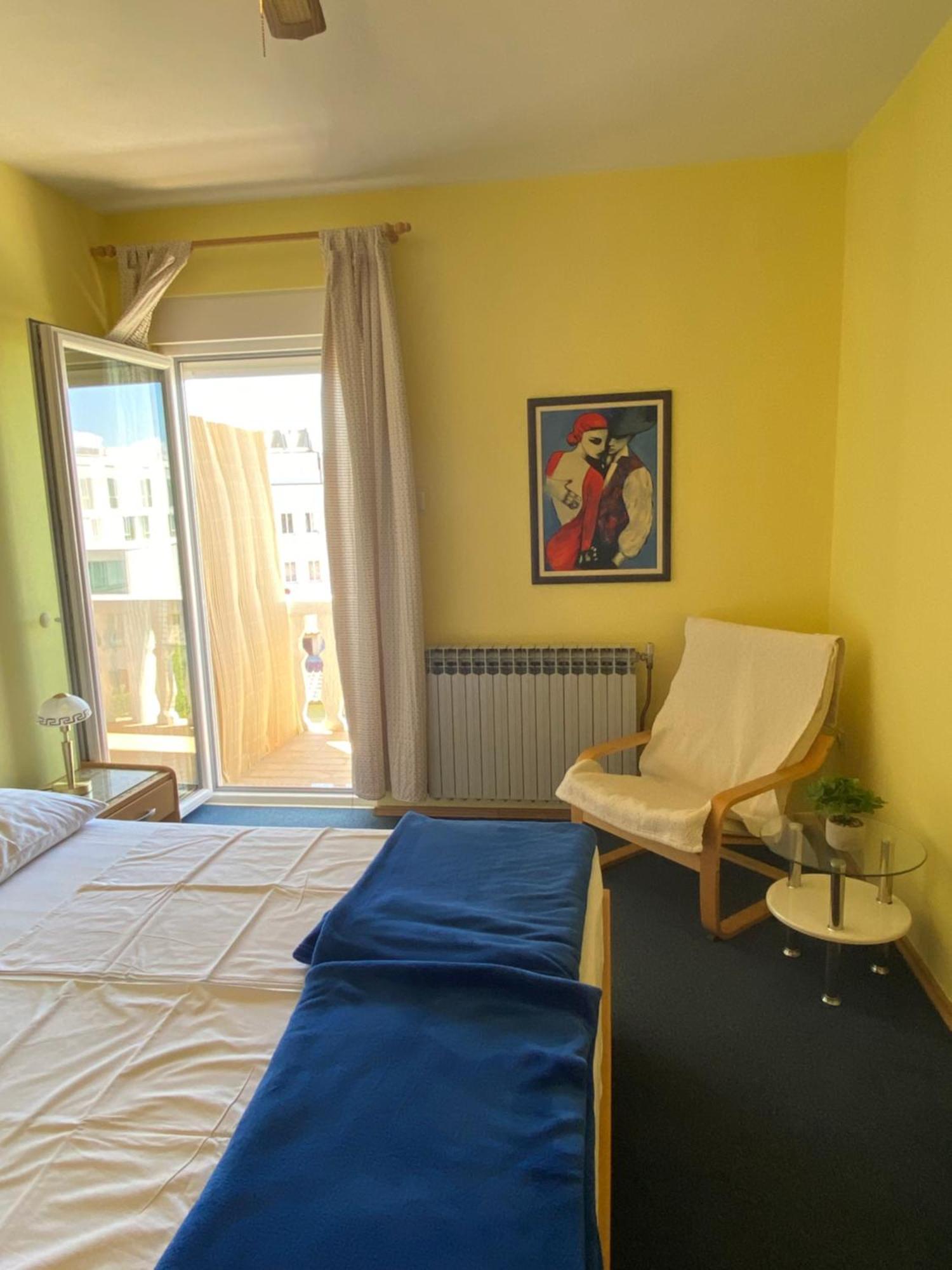 Family Apartments Vesna- 100 M Beach -Center Цриквениця Екстер'єр фото