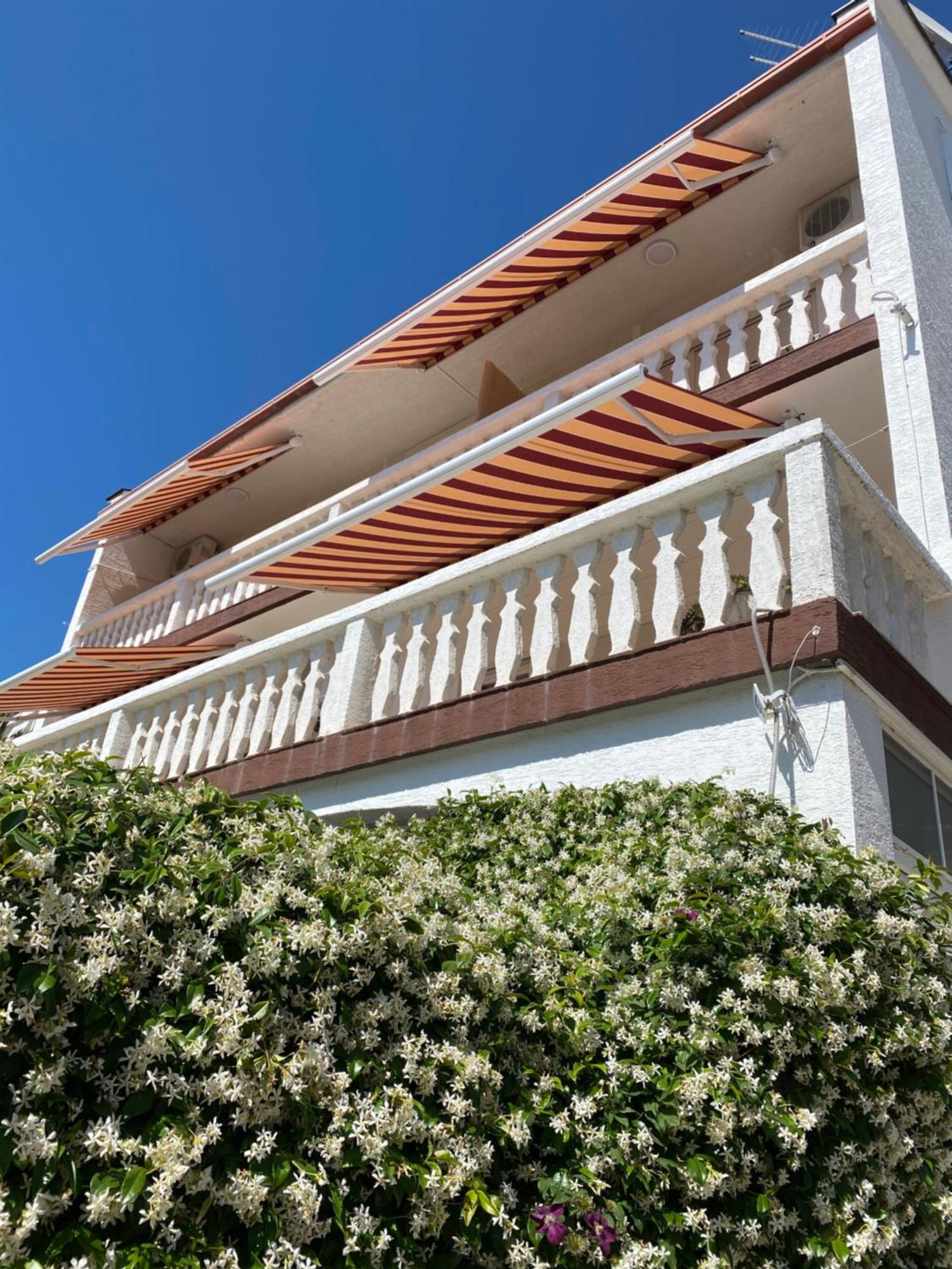 Family Apartments Vesna- 100 M Beach -Center Цриквениця Екстер'єр фото