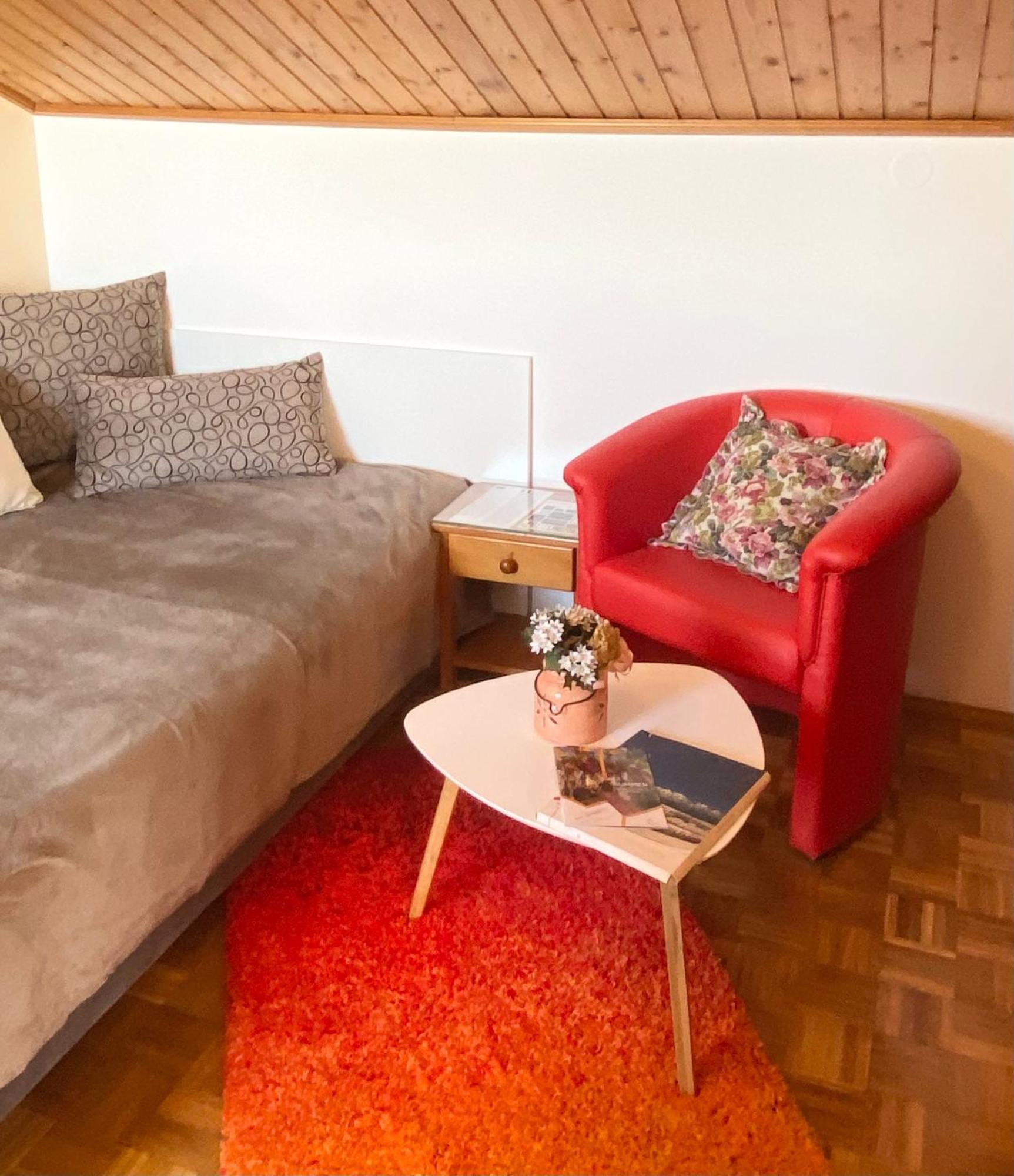 Family Apartments Vesna- 100 M Beach -Center Цриквениця Екстер'єр фото