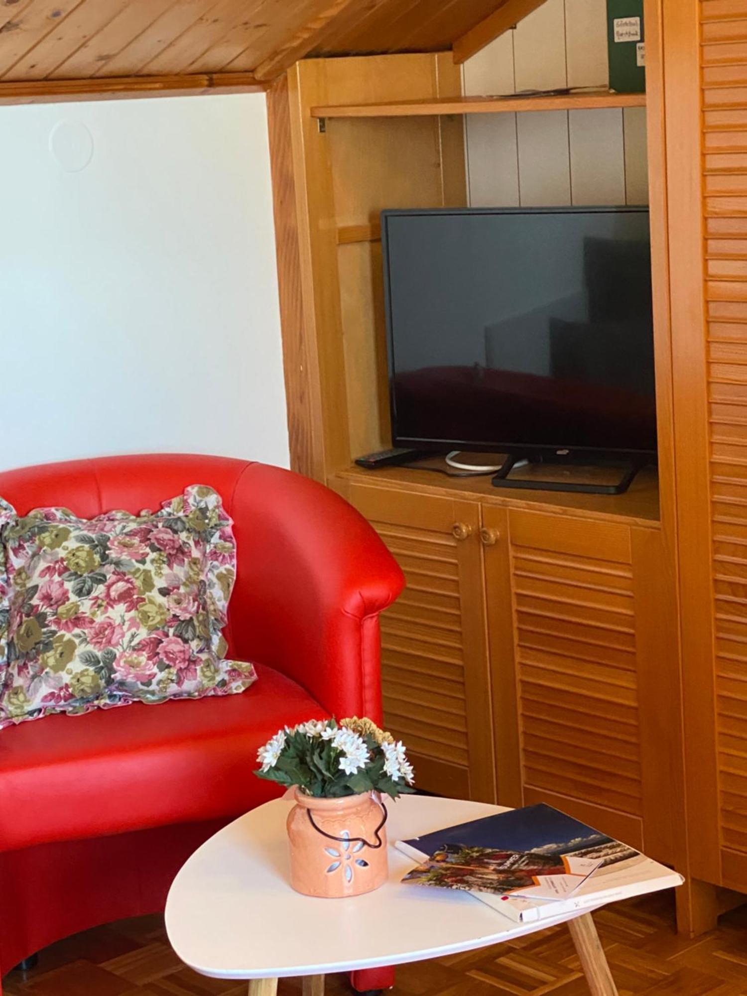 Family Apartments Vesna- 100 M Beach -Center Цриквениця Екстер'єр фото