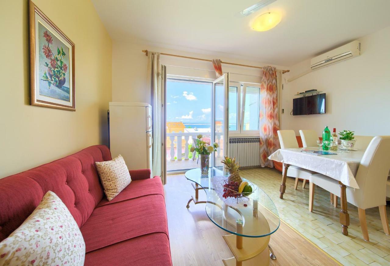 Family Apartments Vesna- 100 M Beach -Center Цриквениця Екстер'єр фото